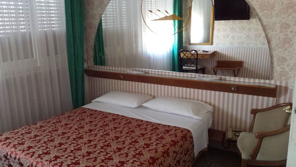 Grande Albergo Abruzzo Double Room 3