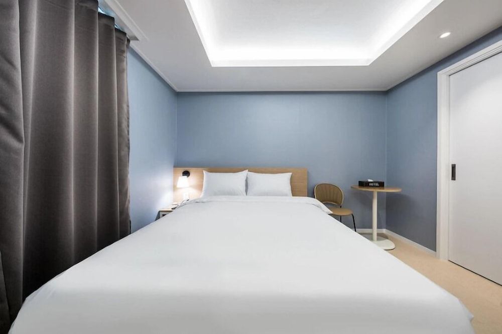 undefined Hotel At Home 10