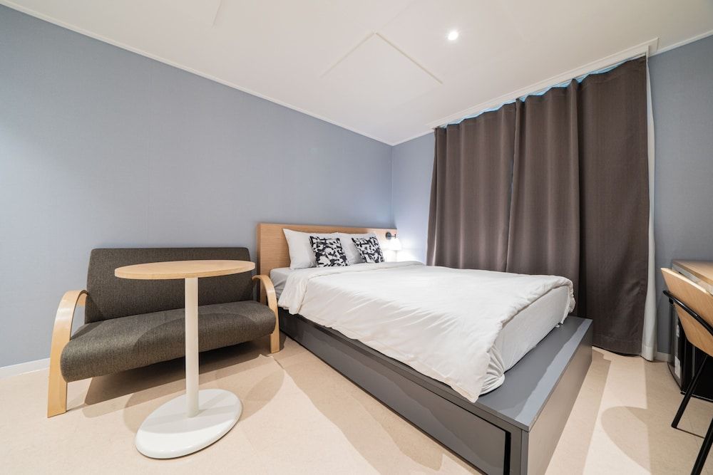 undefined Hotel At Home 5