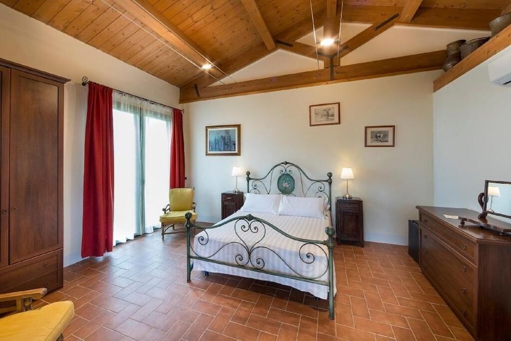 Agriturismo Podere l'Aione Superior Triple Room, 1 Bedroom, Private Bathroom, Ground Floor 2