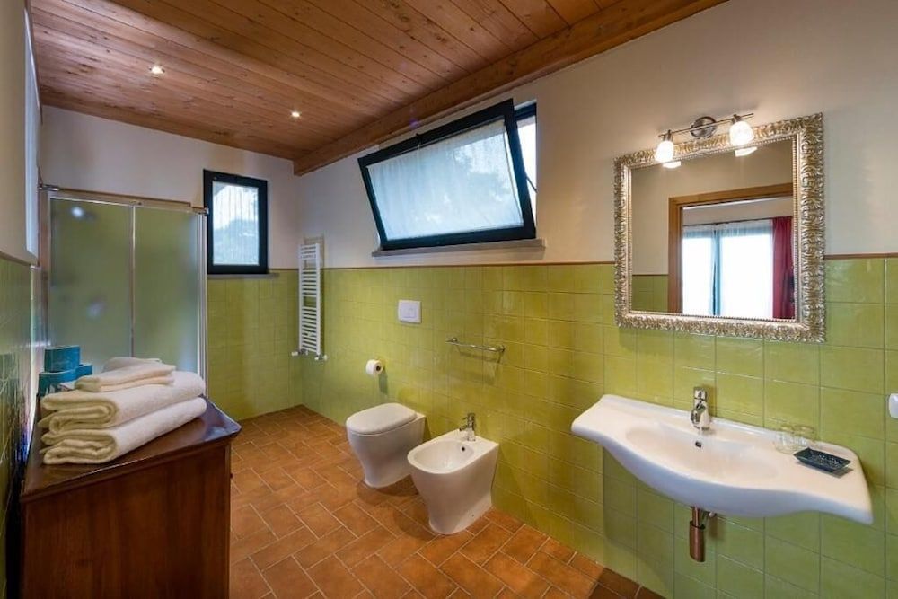 Agriturismo Podere l'Aione Superior Triple Room, 1 Bedroom, Private Bathroom, Ground Floor 8