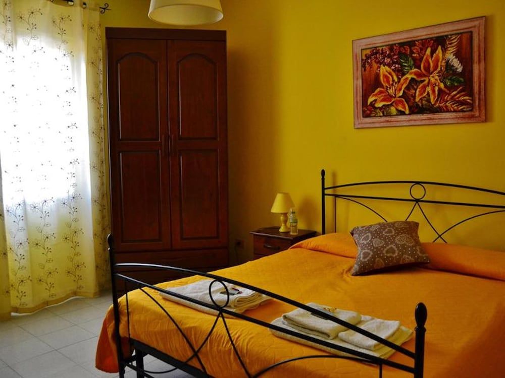 Room-blue Room - B&B S Elia Room, 1 Bedroom, Smoking, Balcony 5