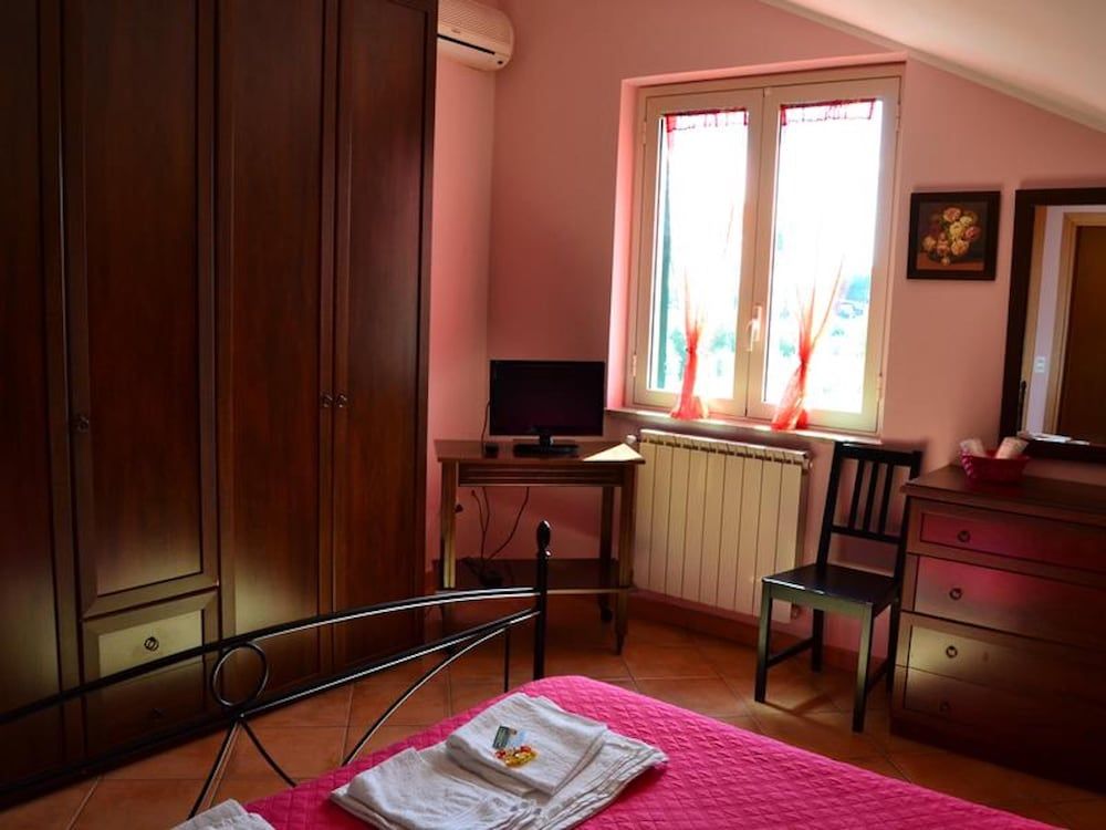 Room-blue Room - B&B S Elia Room, 1 Bedroom, Smoking, Balcony 18