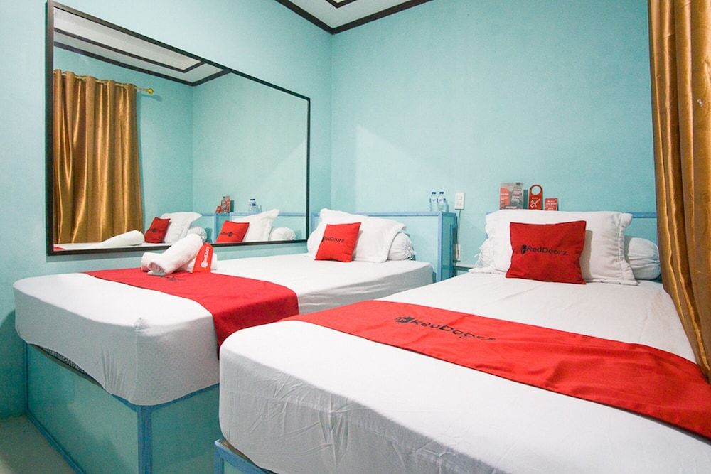Twin Room (RedDoorz)