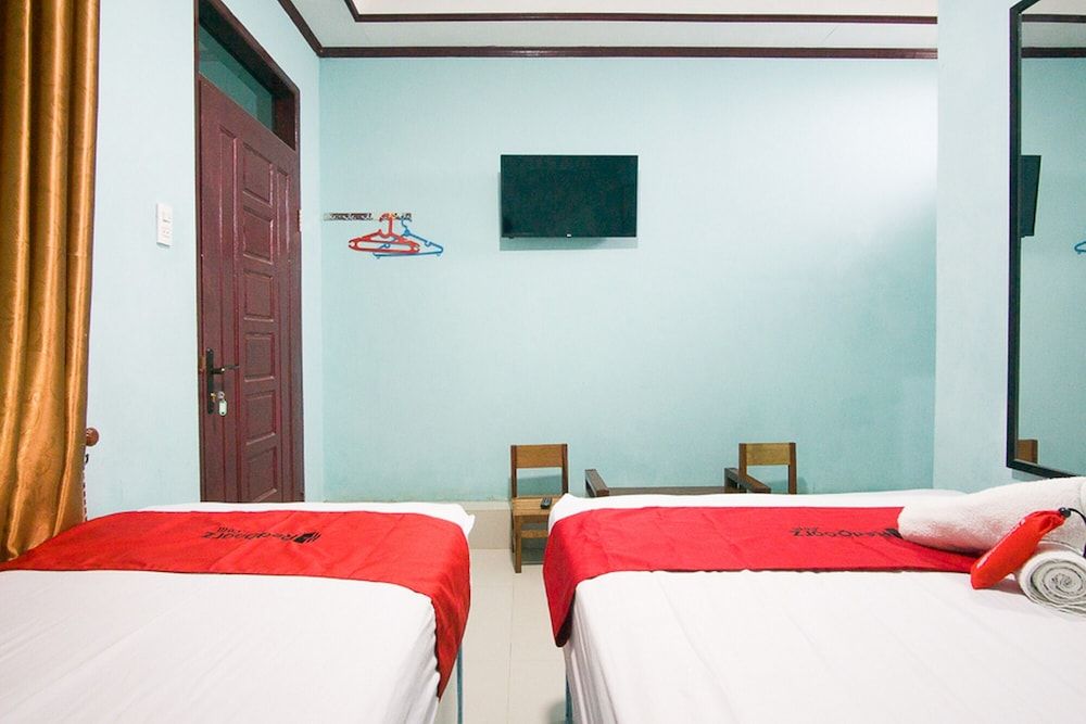 Twin Room (RedDoorz)