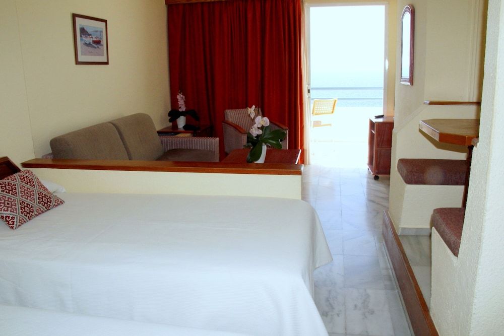 Hovima Atlantis Studio 2