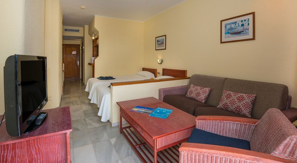 Hovima Atlantis Studio 4