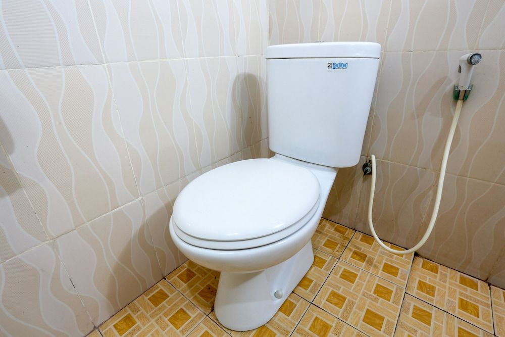 OYO 1322 Mentari Homestay Standard Double Room 6