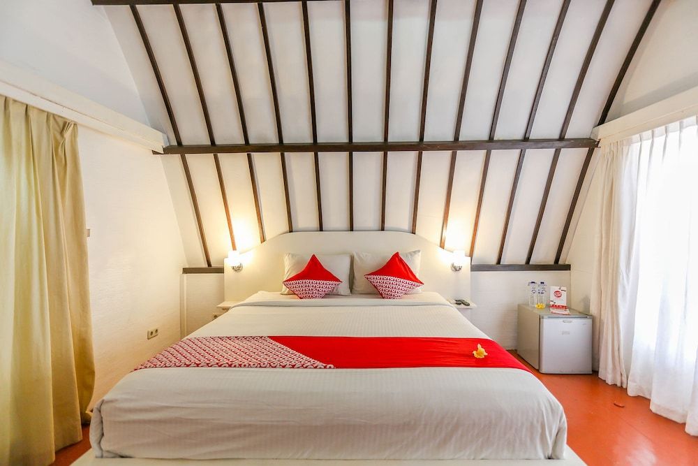 OYO 1544 Ozzy Cottage & Bungalow Deluxe Double Room 2