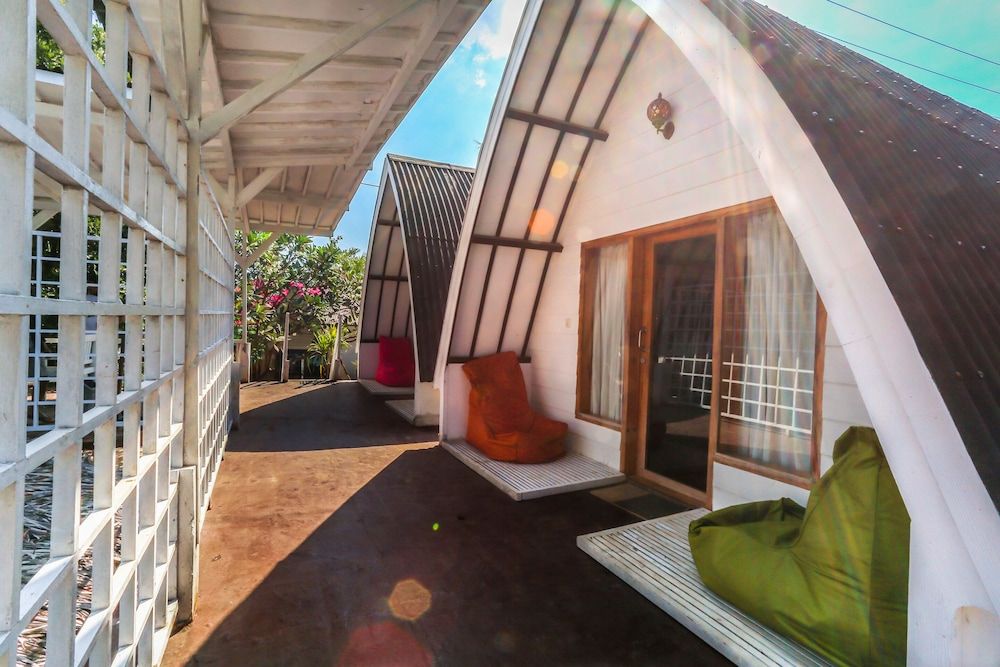 undefined OYO 1544 Ozzy Cottage & Bungalow