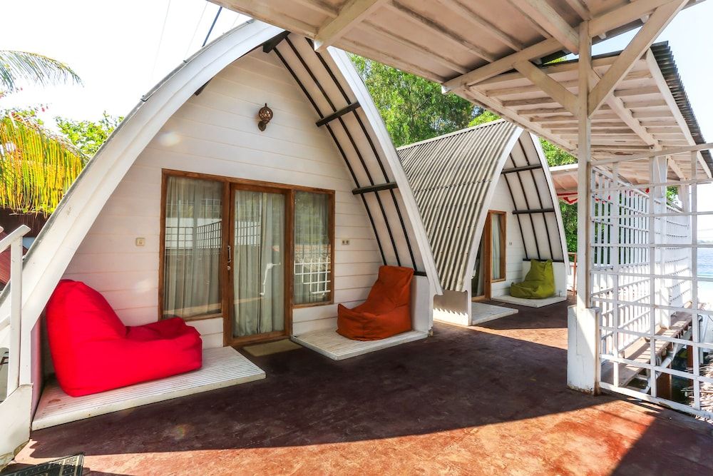 undefined OYO 1544 Ozzy Cottage & Bungalow 2