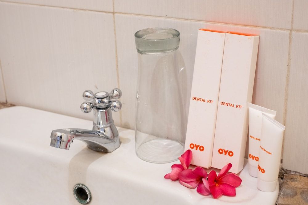 OYO 1661 Gili Hill Cottage Standard Double Room 12