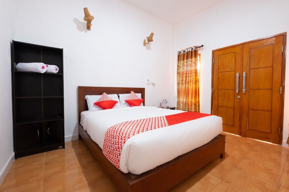 OYO 1661 Gili Hill Cottage Standard Double Room