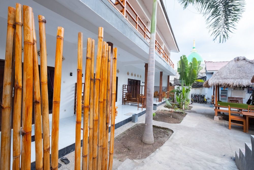 undefined OYO 1661 Gili Hill Cottage 4