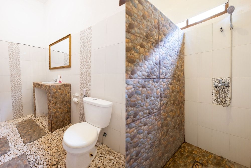 OYO 1661 Gili Hill Cottage Standard Double Room 11