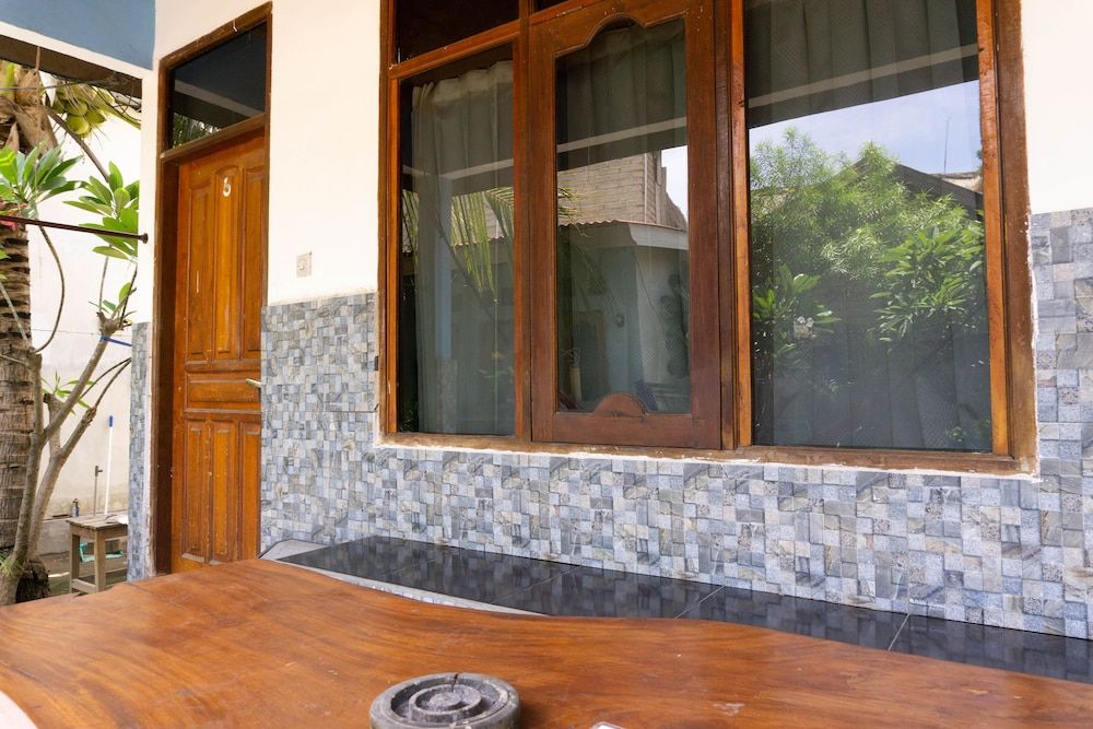 undefined RedDoorz near Gili Trawangan Port 5