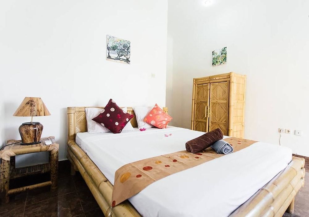 undefined Lisa Gili Bungalow 5