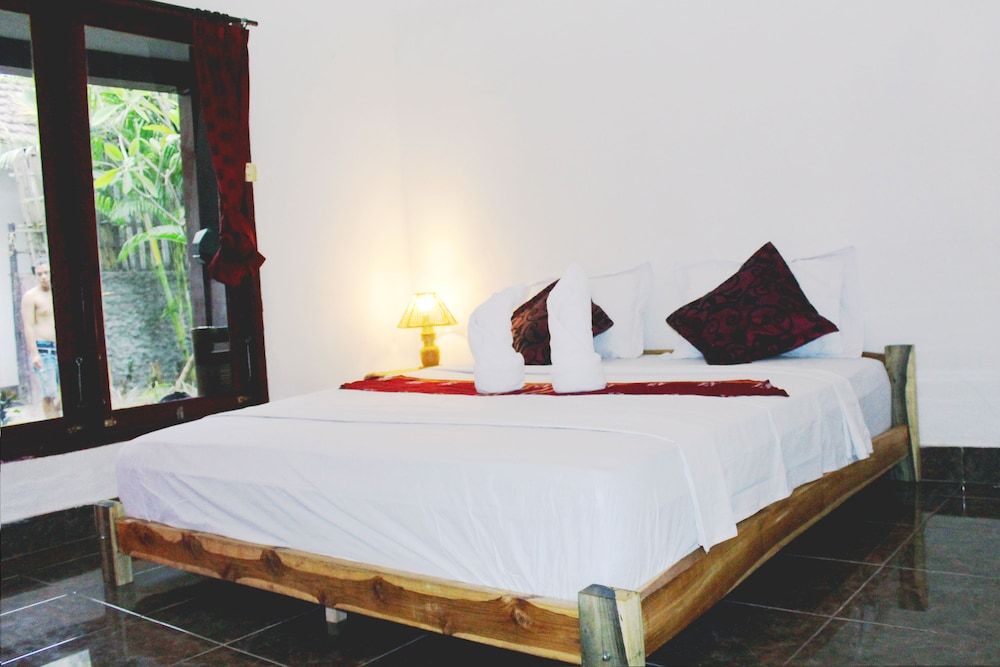 undefined Lisa Gili Bungalow 10