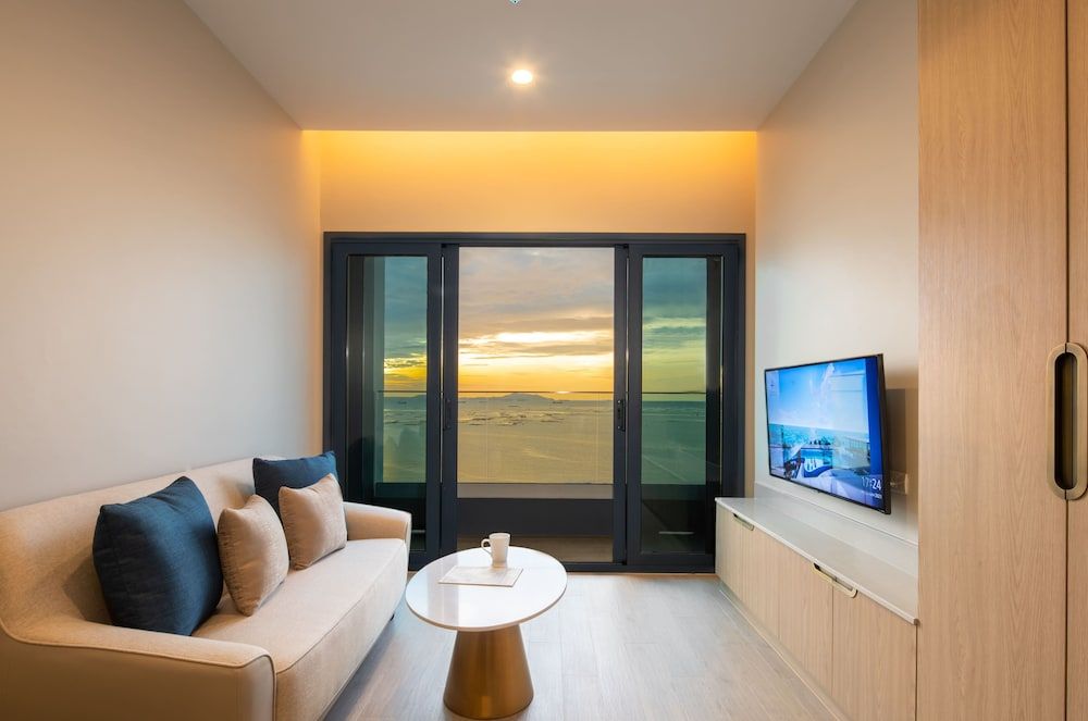 S. Sriracha Hotel and Residence One Bedroom Twin Suite 5