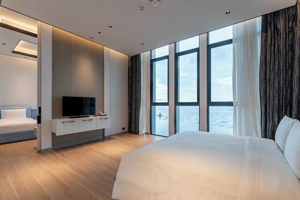 S. Sriracha Hotel and Residence Penthouse Suite 8