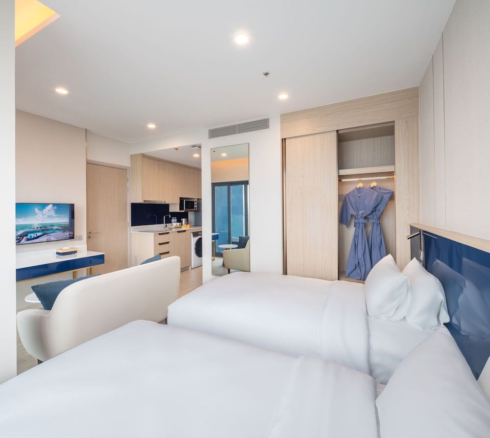 S. Sriracha Hotel and Residence Deluxe Twin Room