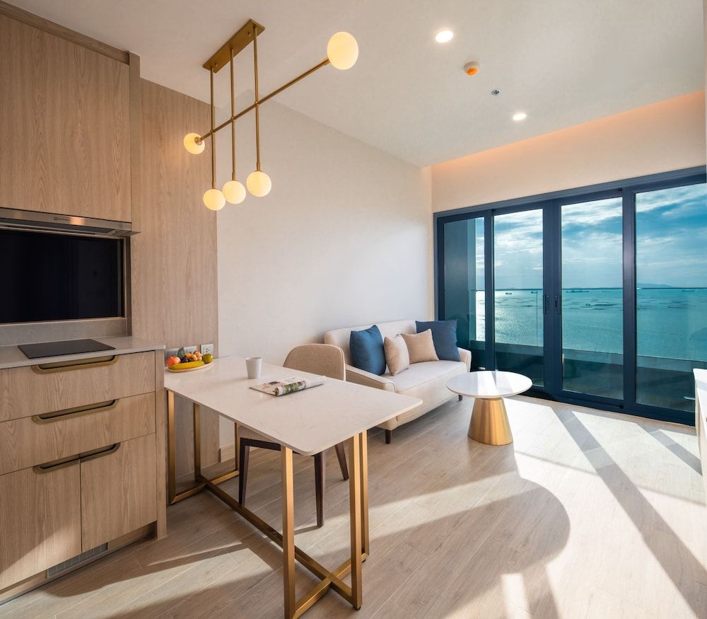 S. Sriracha Hotel and Residence One Bedroom Twin Suite 3