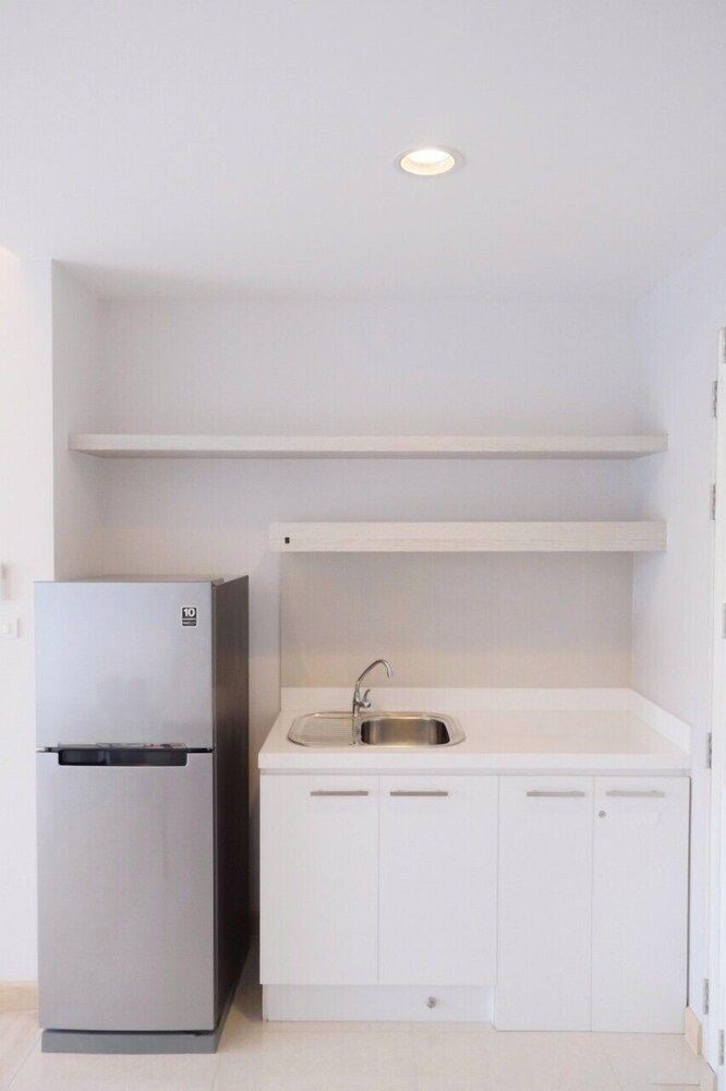 The Sea Condominium A22 1-Bedroom Suite 7