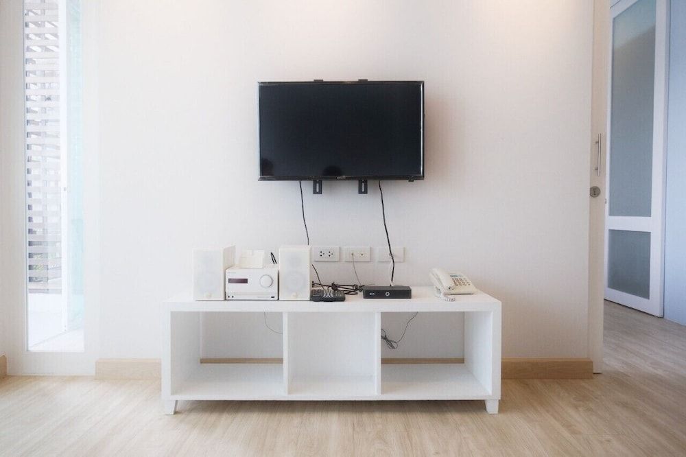 The Sea Condominium A22 1-Bedroom Suite 10