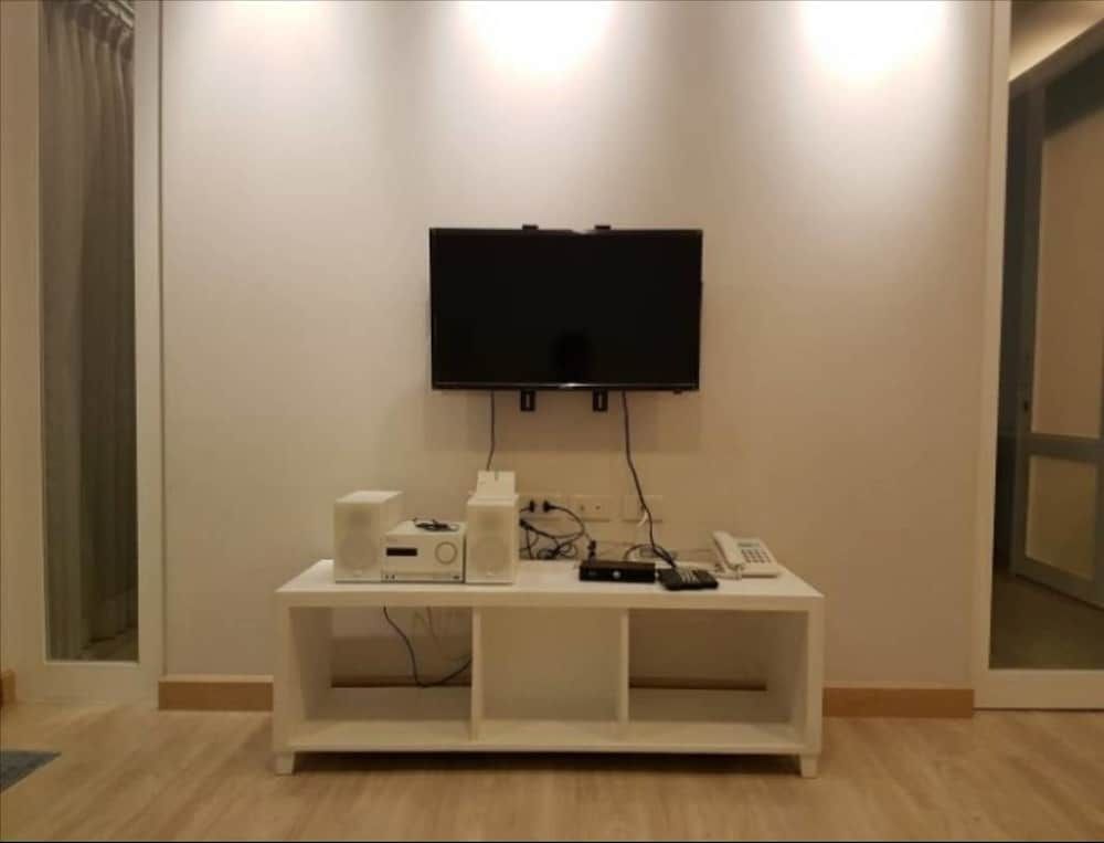 The Sea Condominium A22 1-Bedroom Suite 14