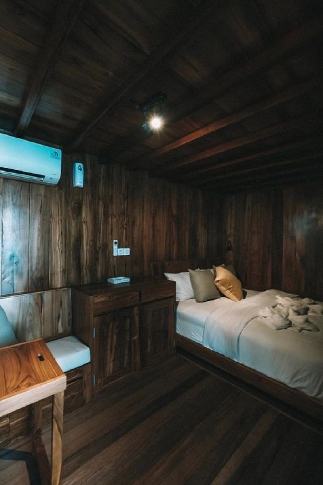 undefined Andamari Luxury Phinisi 4