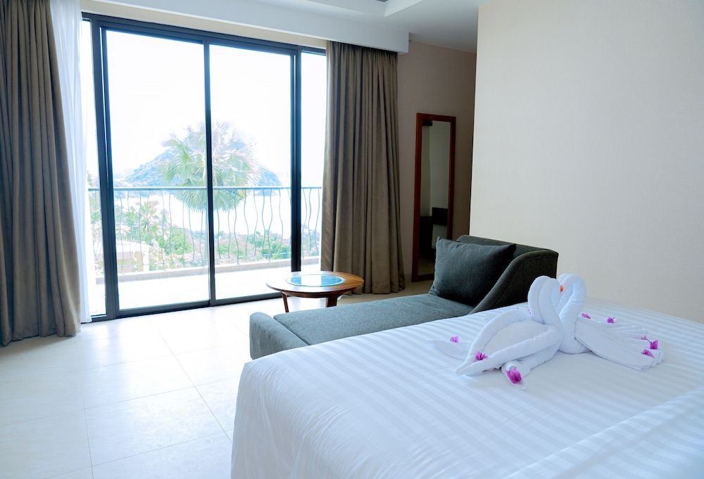 undefined Flamingo Bajo Waecicu 10