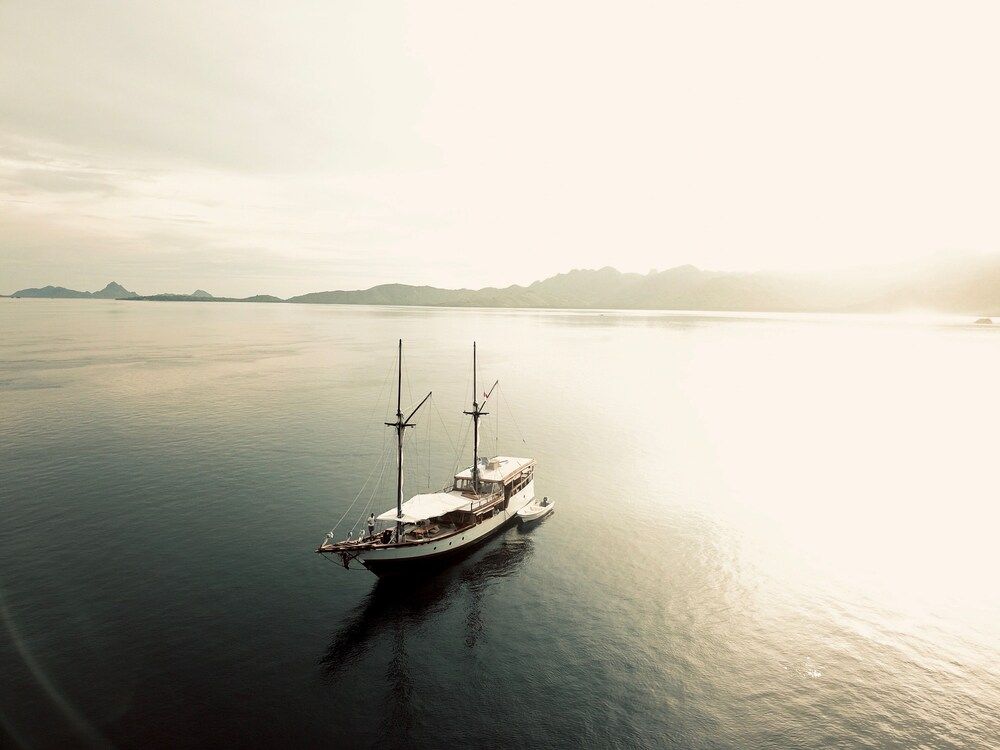 undefined Samara II Liveaboard 8
