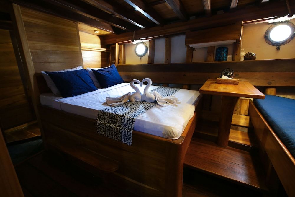 Tanaka Liveaboard Cabin 10