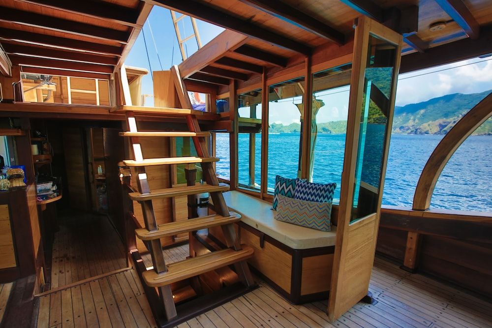 Tanaka Liveaboard Cabin 18