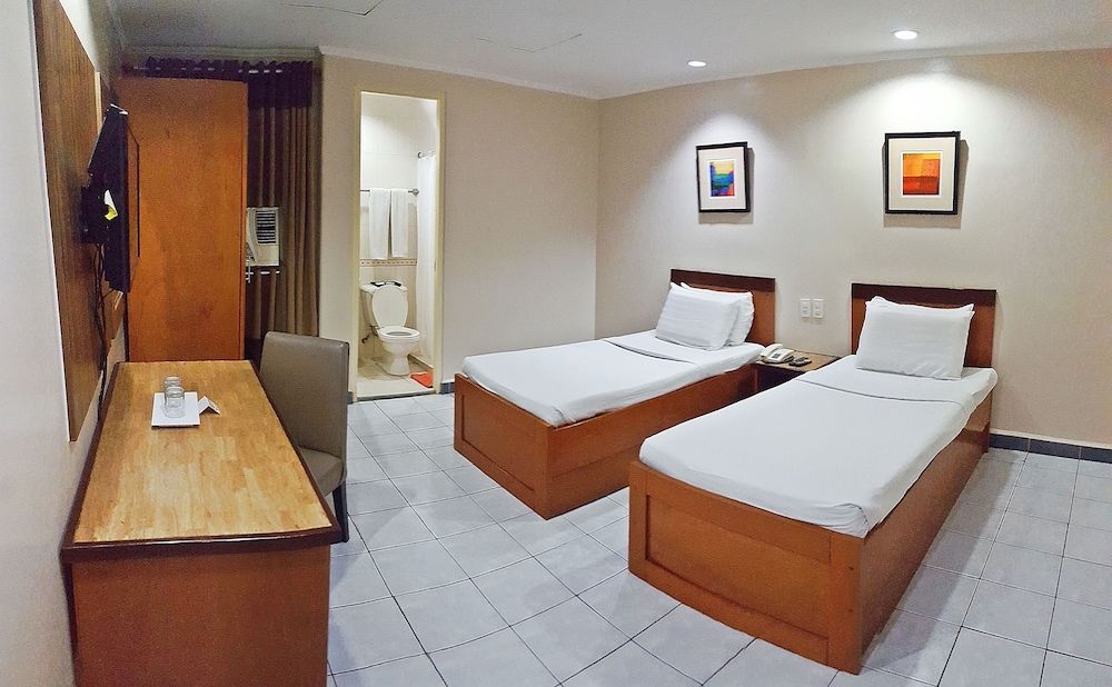 Golden Valley Hotel Standard Twin Room 7