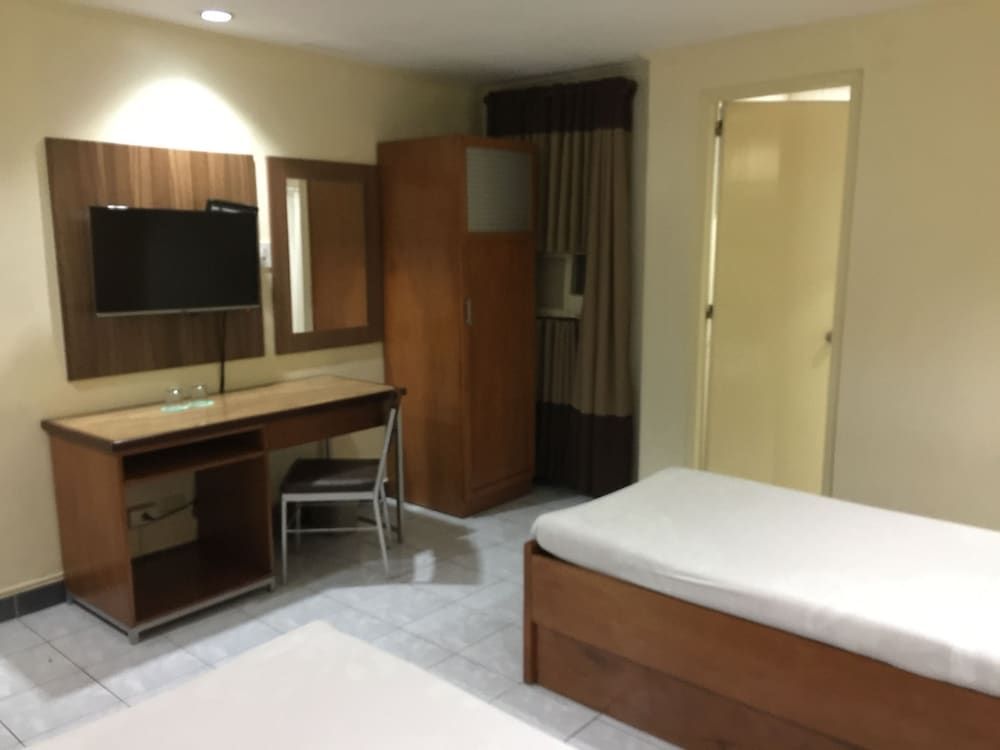 Golden Valley Hotel Standard Twin Room