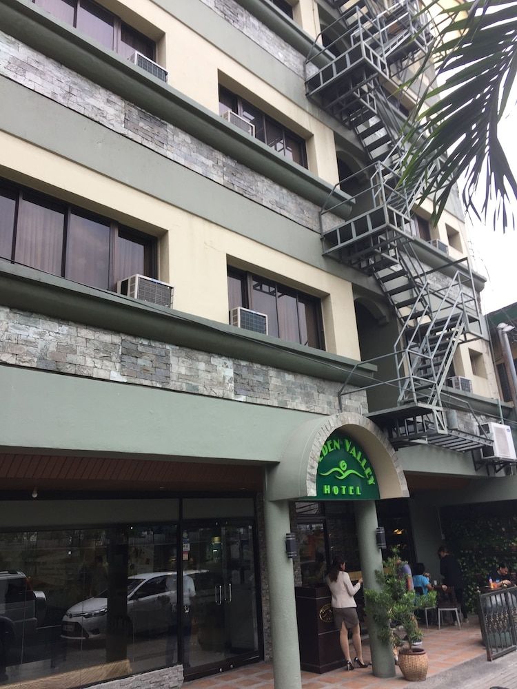 undefined Golden Valley Hotel 5