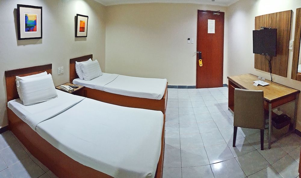 Golden Valley Hotel Standard Twin Room 4