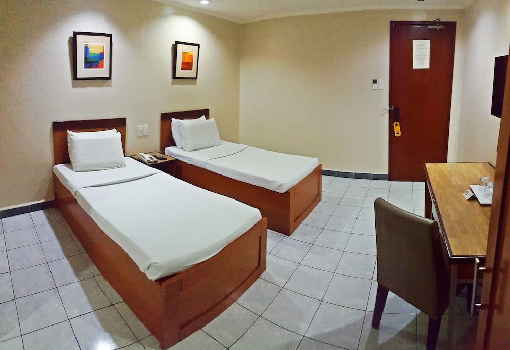 Golden Valley Hotel Standard Twin Room 3