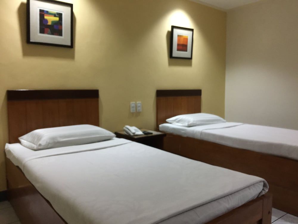 Golden Valley Hotel Standard Twin Room 2