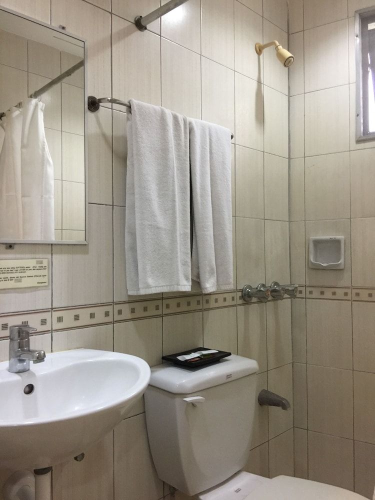 Golden Valley Hotel Standard Twin Room 12