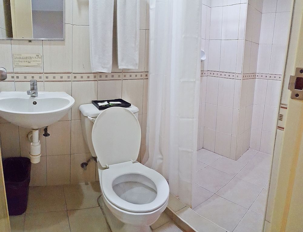 Golden Valley Hotel Standard Twin Room 10