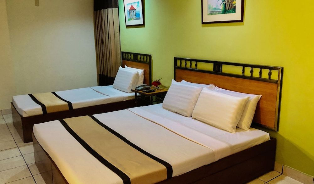 undefined Golden Valley Hotel 10