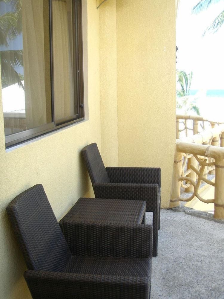 Marlins Beach Resort Beach Front Room 6