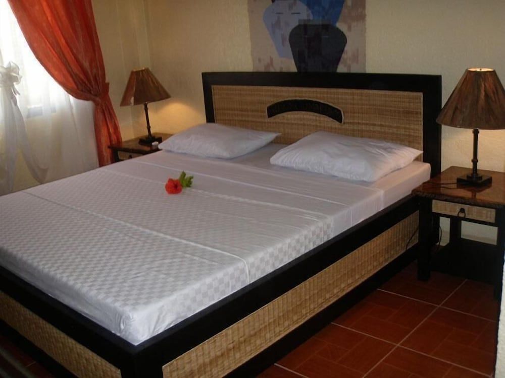 Marlins Beach Resort Deluxe Room 5