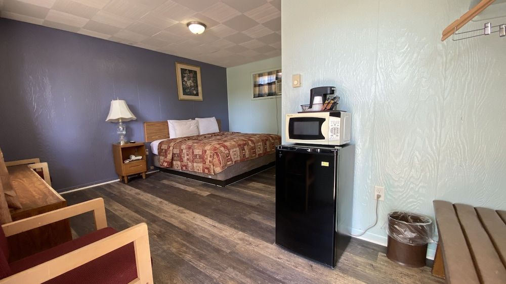Standard Room, 1 King Bed