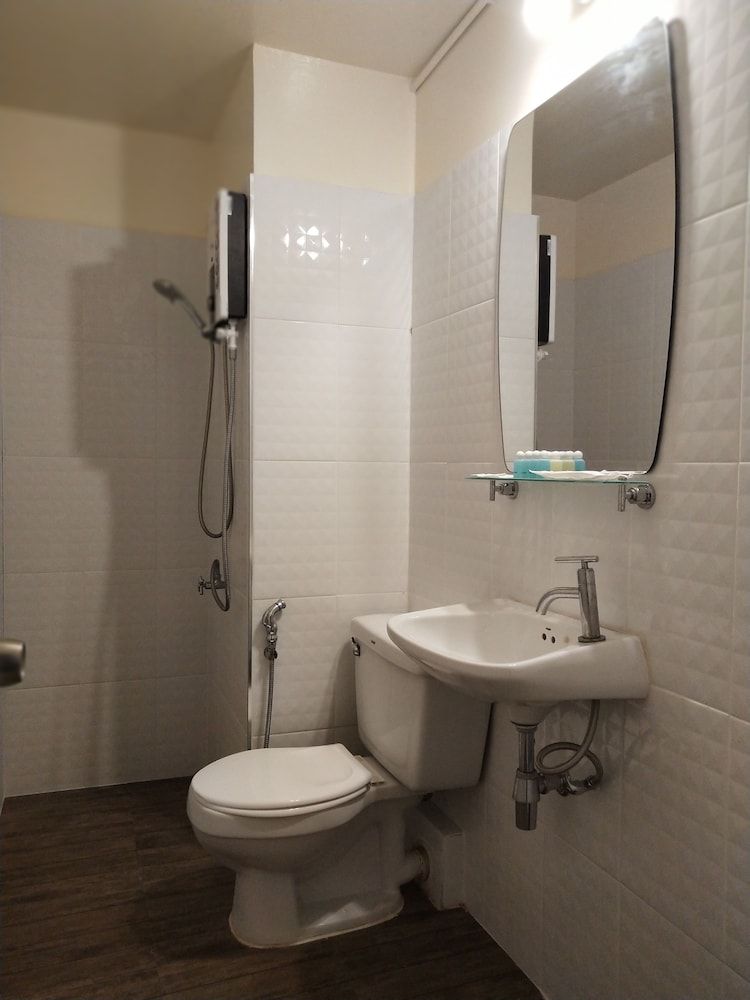 Bangkok Impact Popular Comdominium Superior Triple Room 5