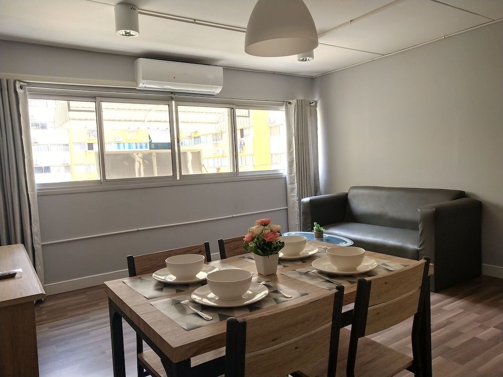 Bangkok Impact Popular Comdominium Superior Triple Room 6