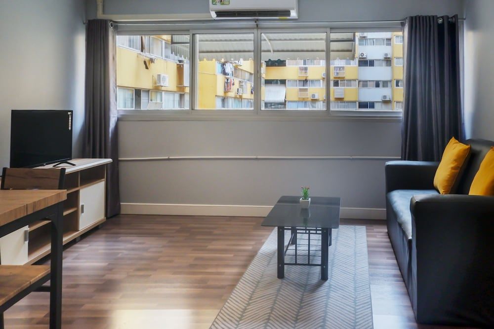 Bangkok Impact Popular Comdominium Superior Triple Room 7