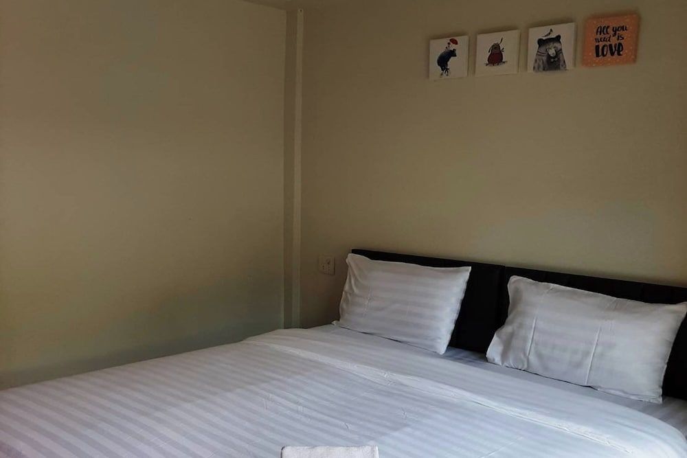 Phenwaree Amphawa Resort Double Room, Pool Access